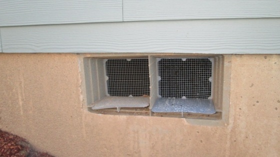 Should I Close the Vents to my Crawl Space in the Winter?